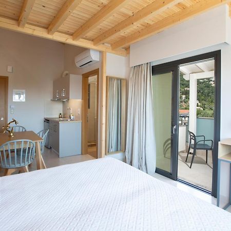 Zisis Suites Nydri  Bagian luar foto